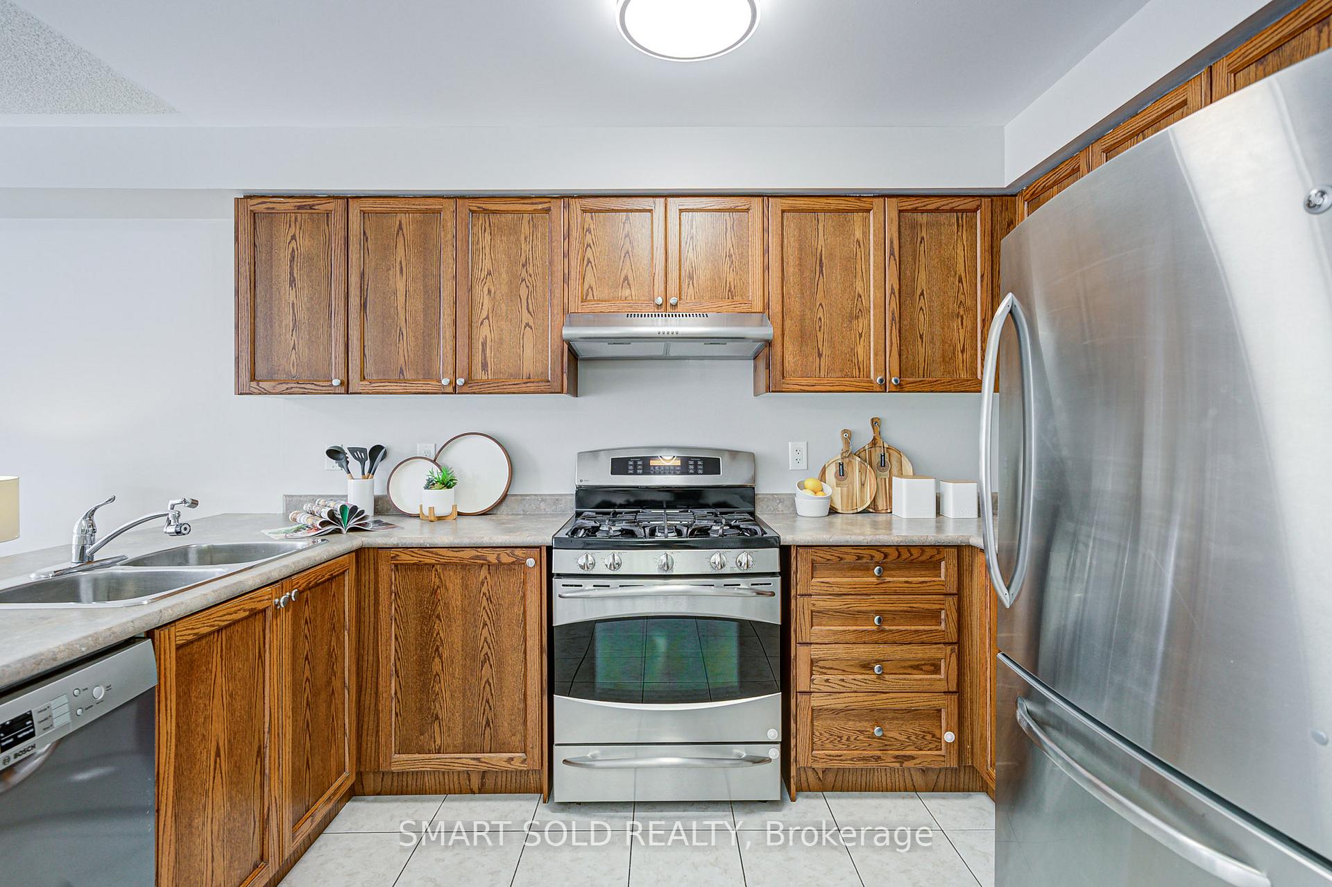 Photo 16 of 19 Muscadel Road, Vaughan, Vellore Village — HOMEH
