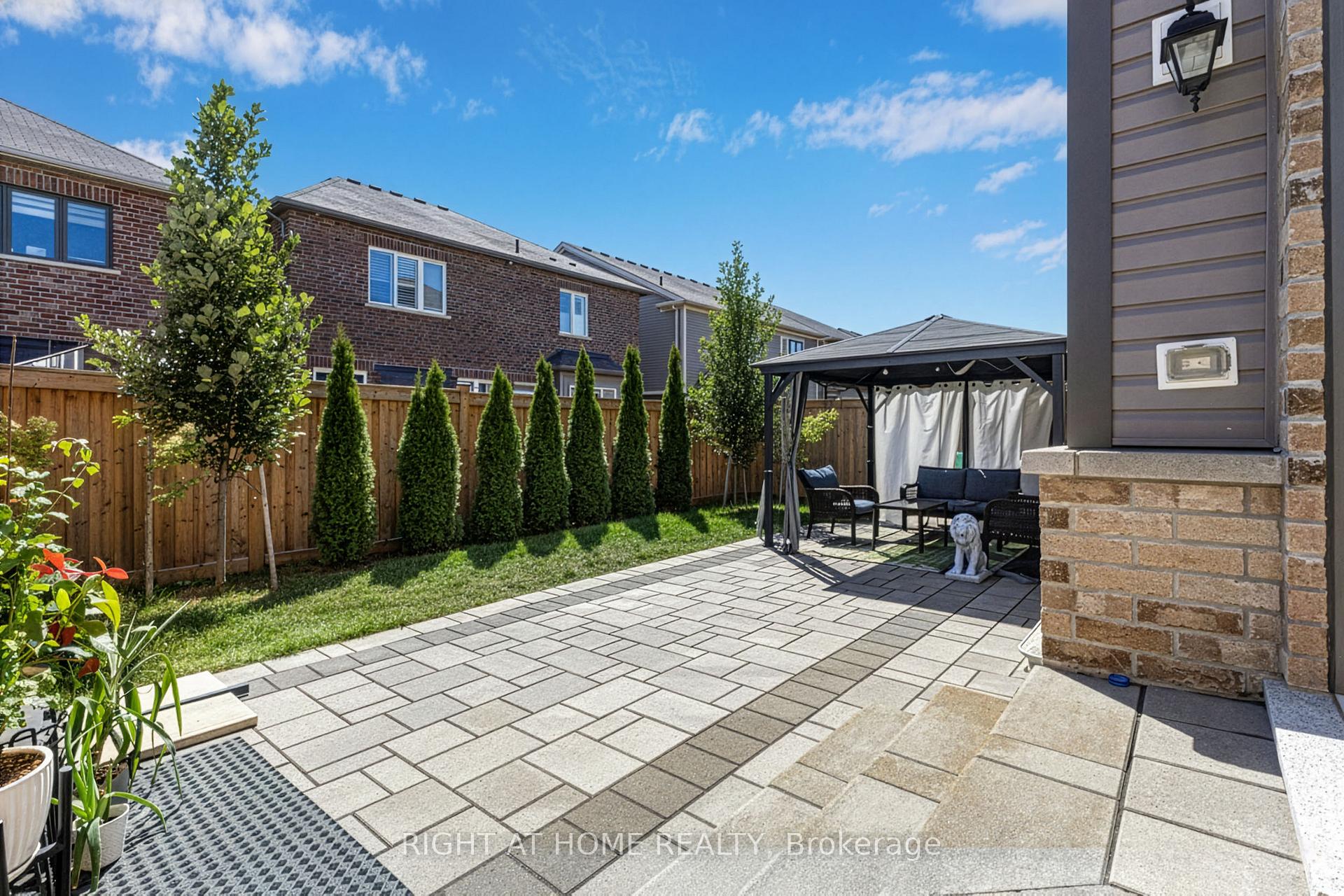 Photo 33 of 17 Kilmarnock Crescent, Whitby, Rural Whitby — HOMEH
