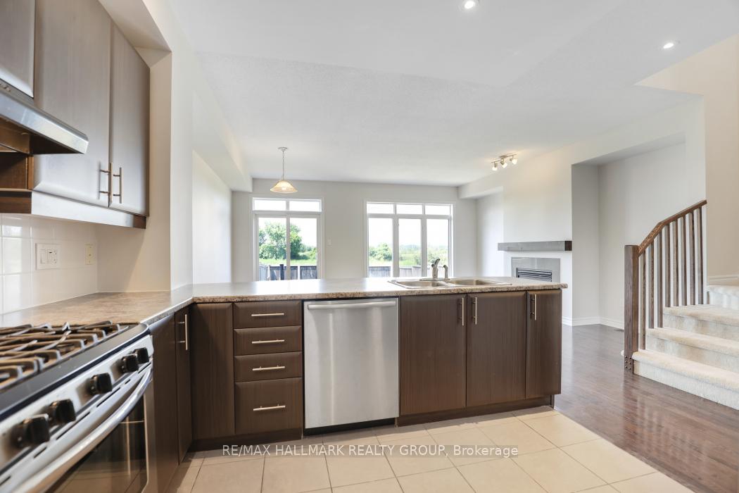 Photo 9 of 68 Nutting Crescent, Ottawa, Riverside South/Gloucester Glen — HOMEH