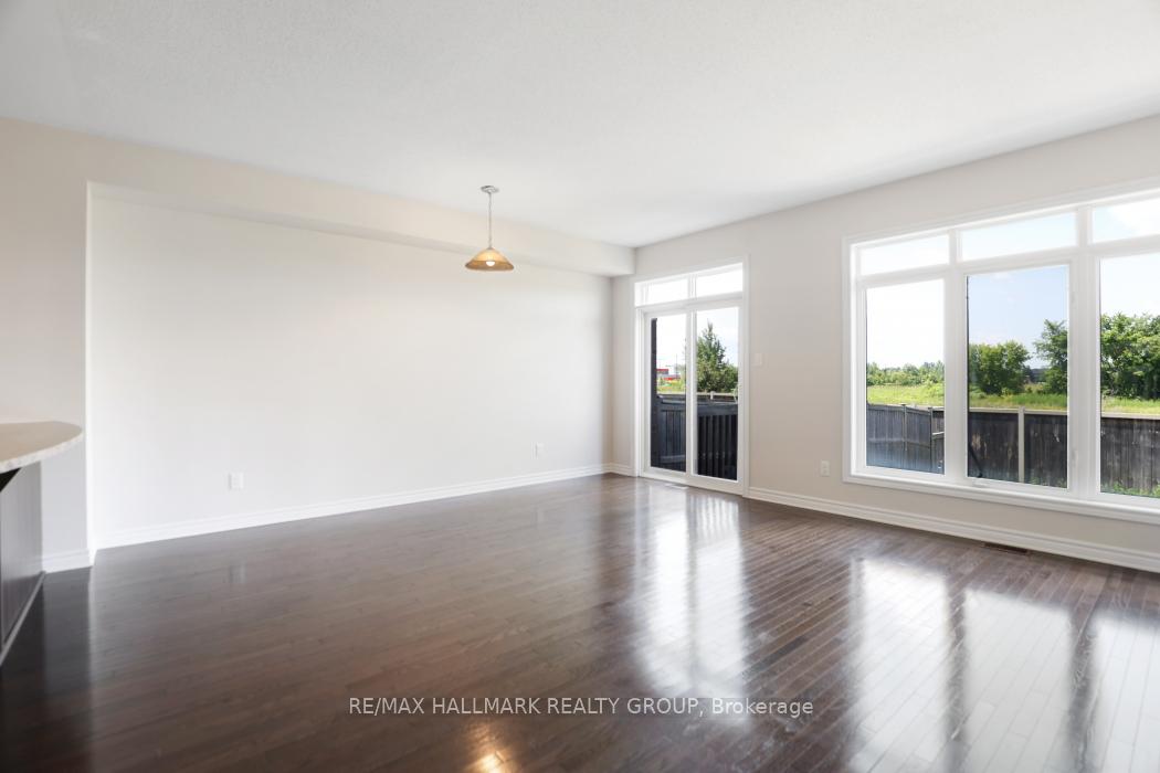 Photo 11 of 68 Nutting Crescent, Ottawa, Riverside South/Gloucester Glen — HOMEH