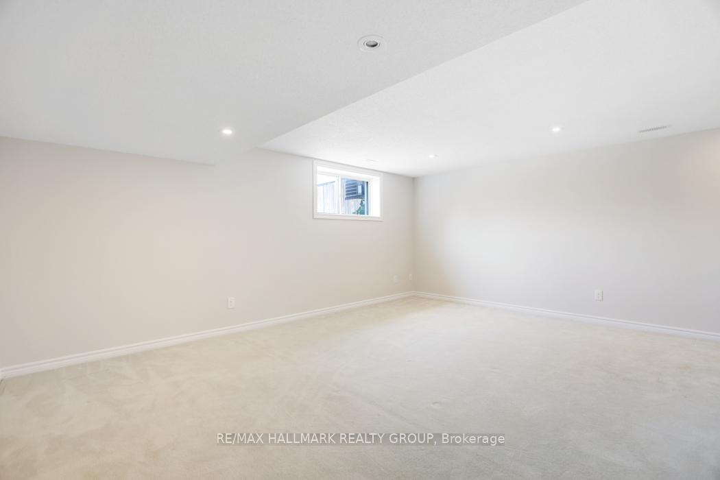 Photo 33 of 68 Nutting Crescent, Ottawa, Riverside South/Gloucester Glen — HOMEH