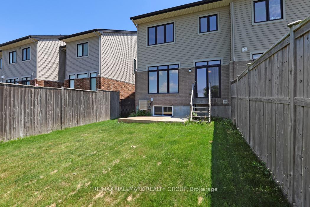 Photo 35 of 68 Nutting Crescent, Ottawa, Riverside South/Gloucester Glen — HOMEH