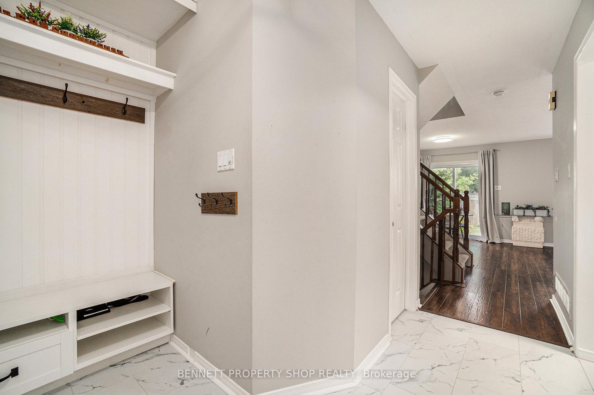Photo 2 of 43 Roblyn Way, Ottawa, Barrhaven East — HOMEH