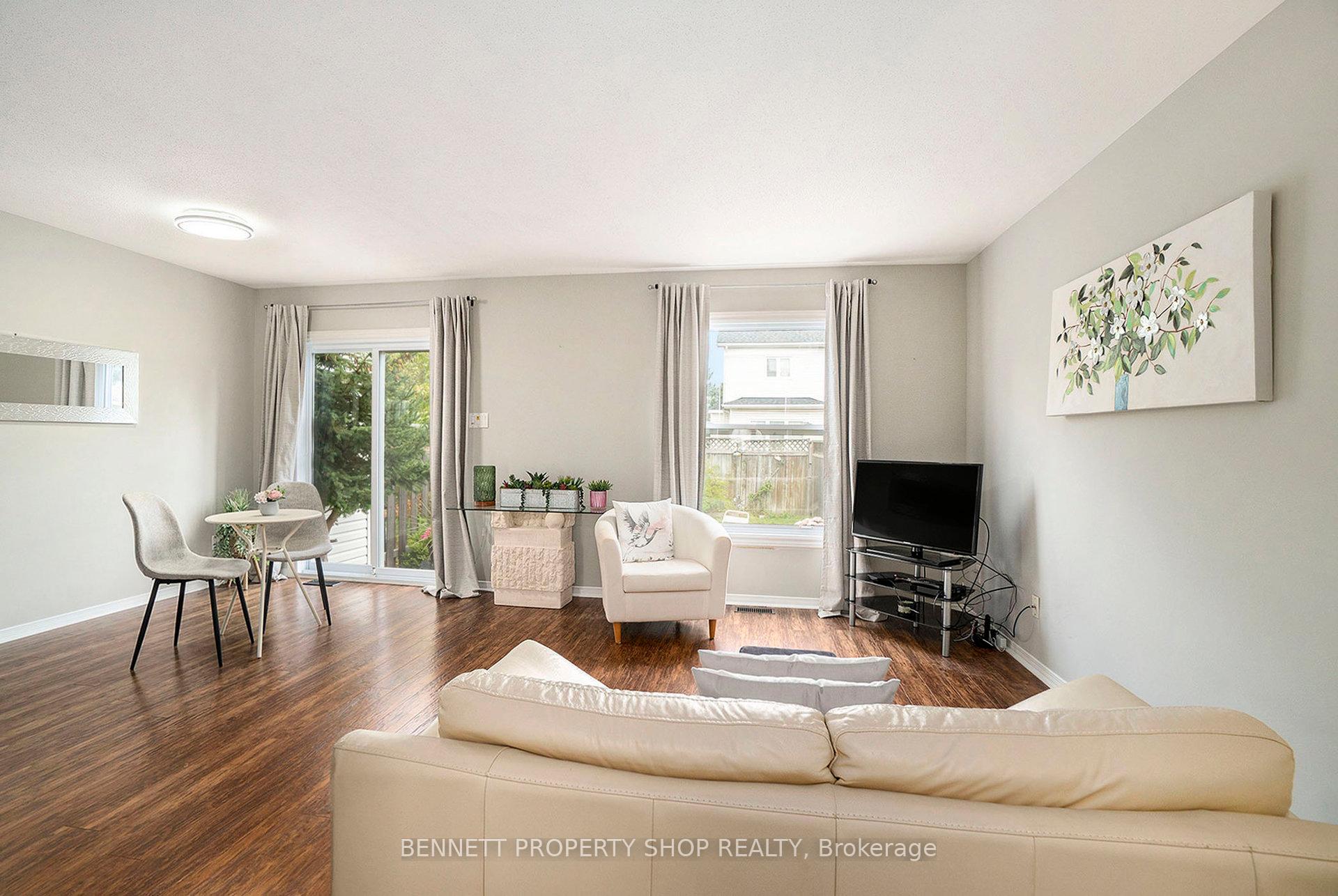 Photo 9 of 43 Roblyn Way, Ottawa, Barrhaven East — HOMEH