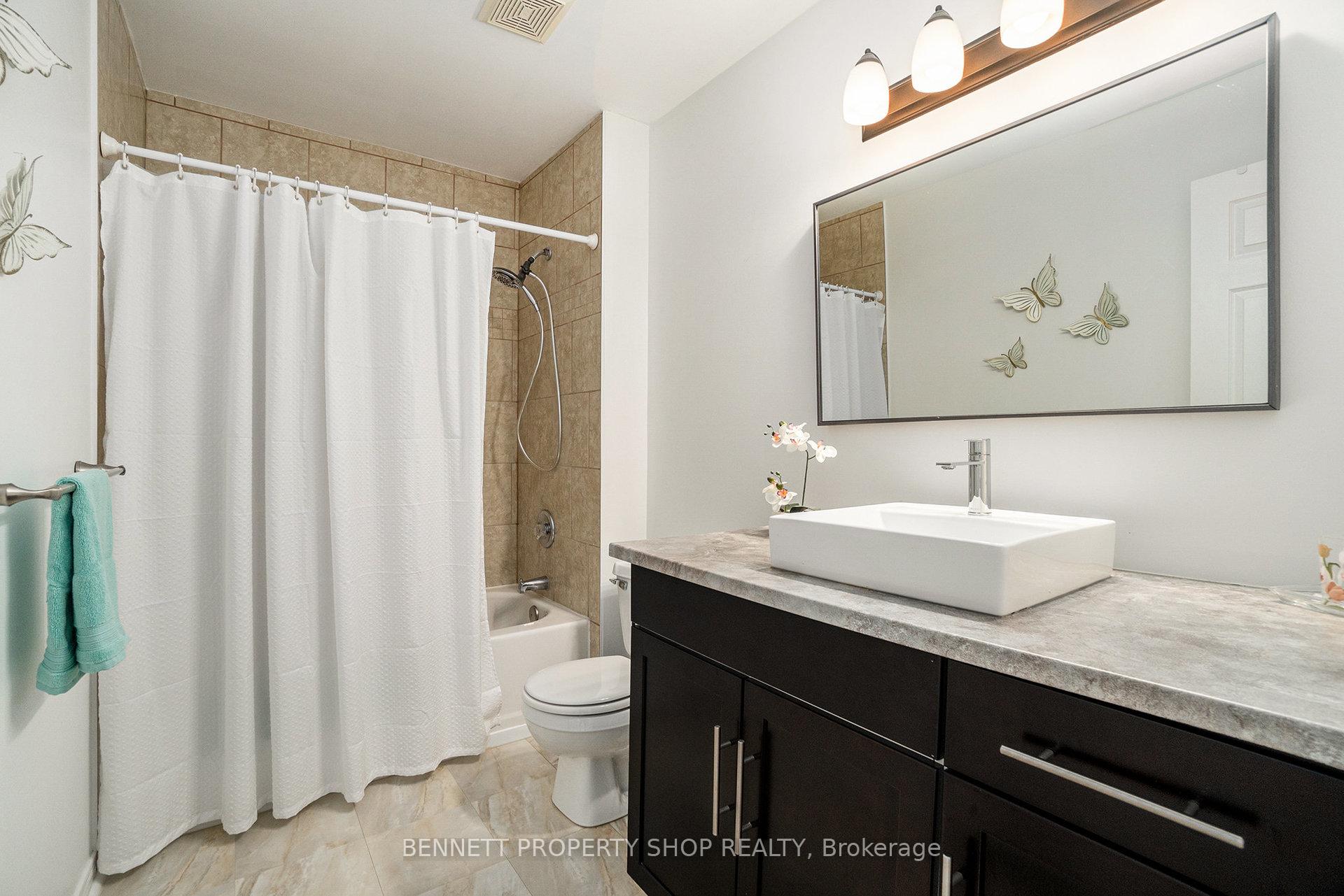 Photo 12 of 43 Roblyn Way, Ottawa, Barrhaven East — HOMEH