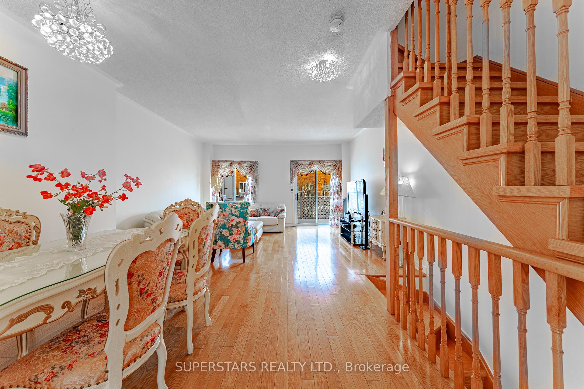 Photo 7 of 57 Leitchcroft Crescent, Markham, Commerce Valley — HOMEH