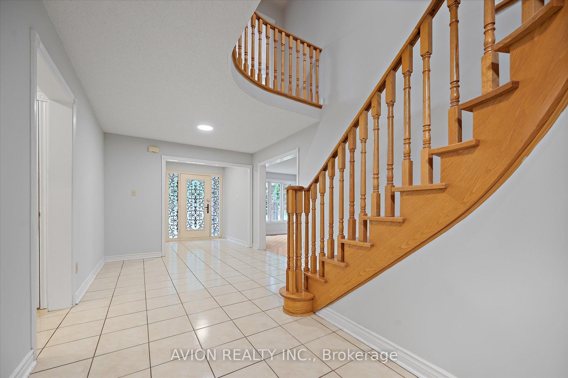 Photo 2 of 226 Westmount Boulevard, Vaughan, Beverley Glen — HOMEH