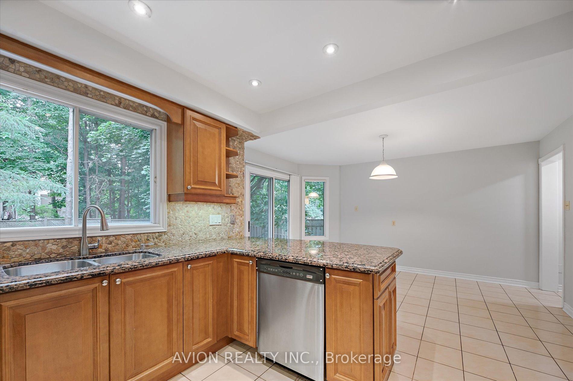 Photo 16 of 226 Westmount Boulevard, Vaughan, Beverley Glen — HOMEH