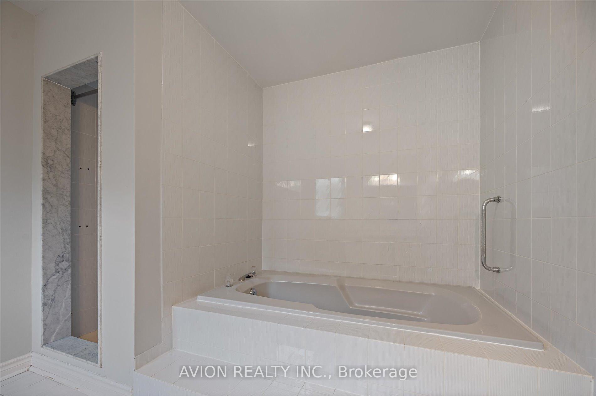 Photo 26 of 226 Westmount Boulevard, Vaughan, Beverley Glen — HOMEH
