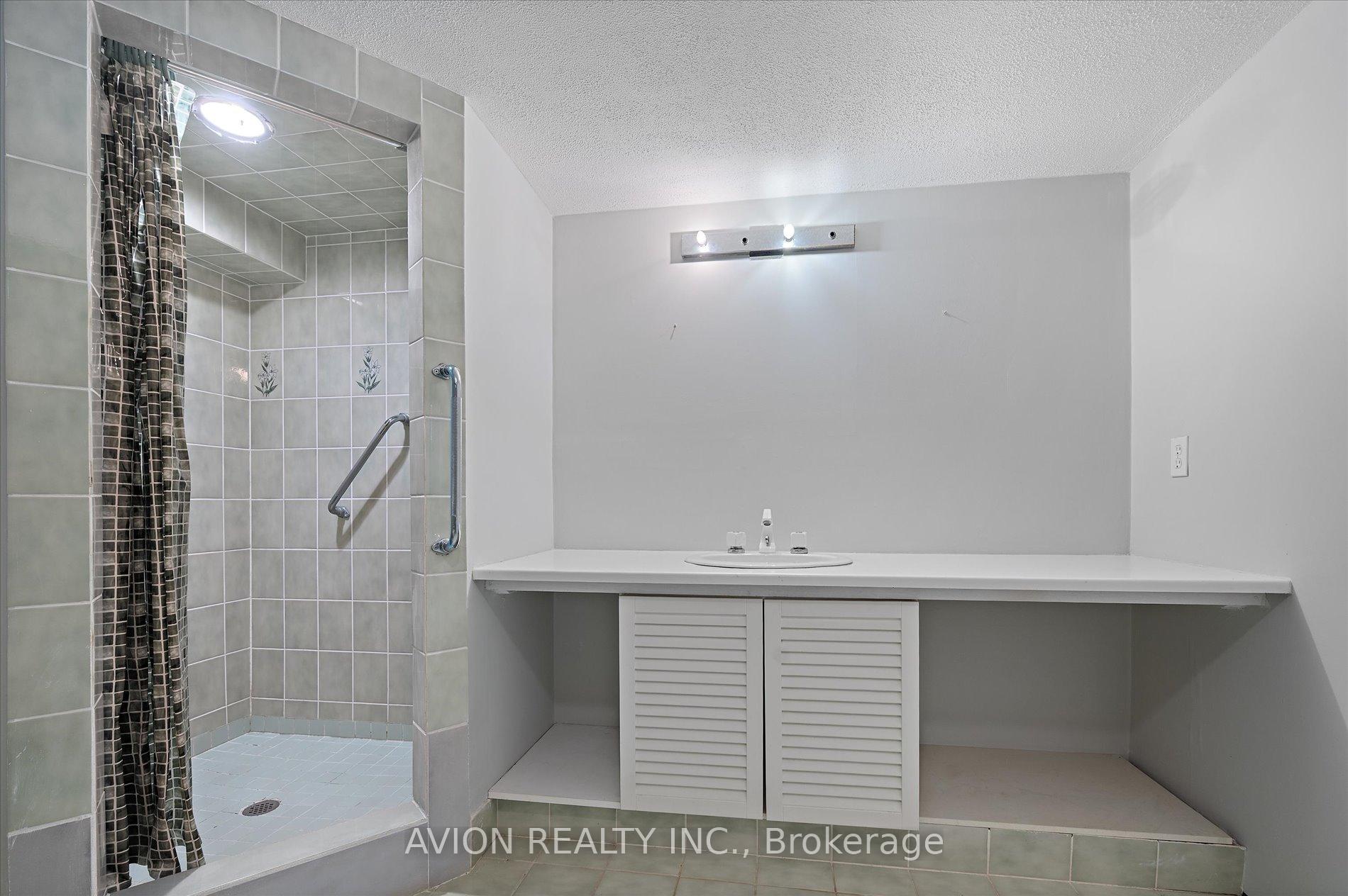 Photo 34 of 226 Westmount Boulevard, Vaughan, Beverley Glen — HOMEH