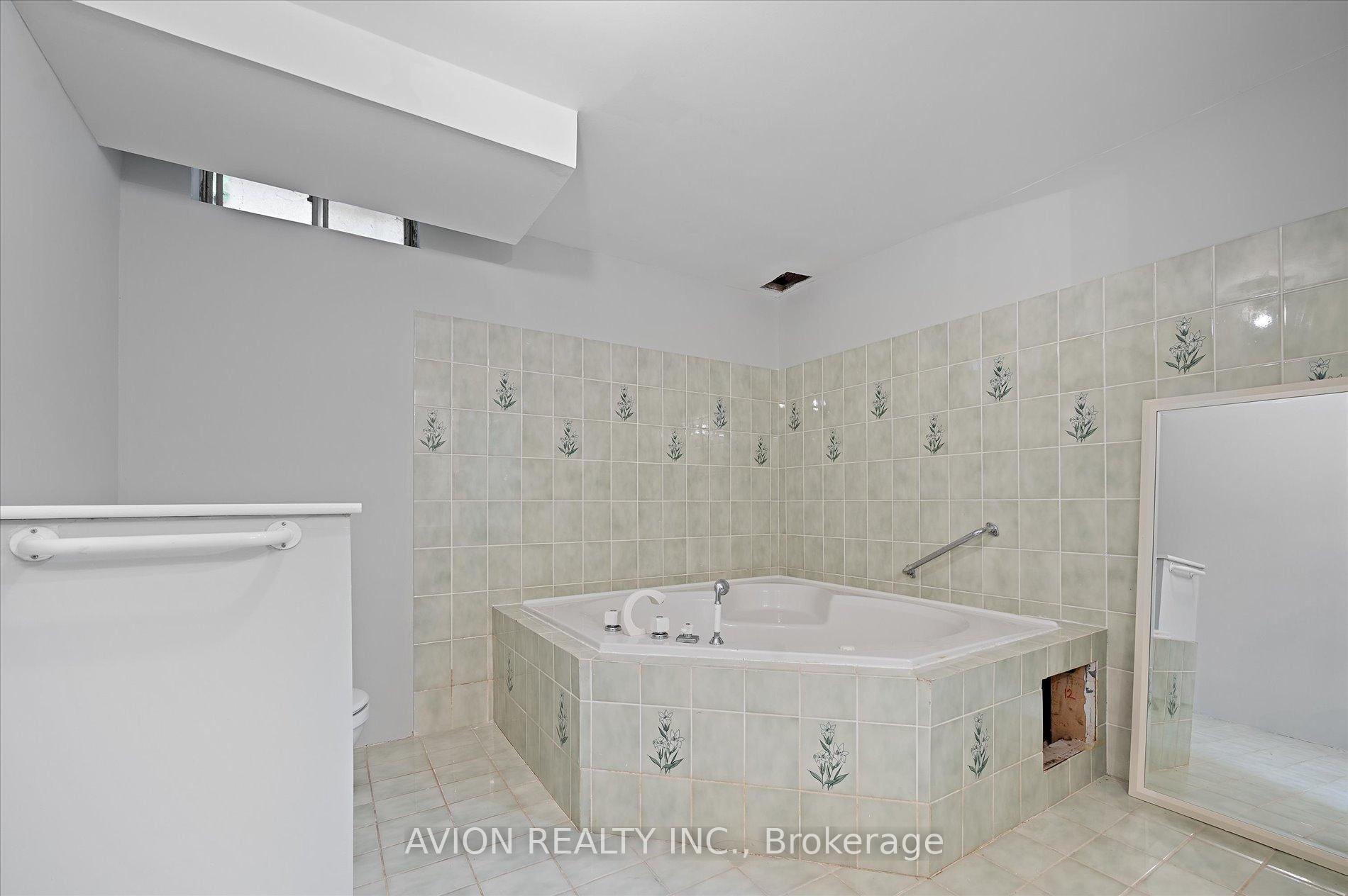 Photo 35 of 226 Westmount Boulevard, Vaughan, Beverley Glen — HOMEH