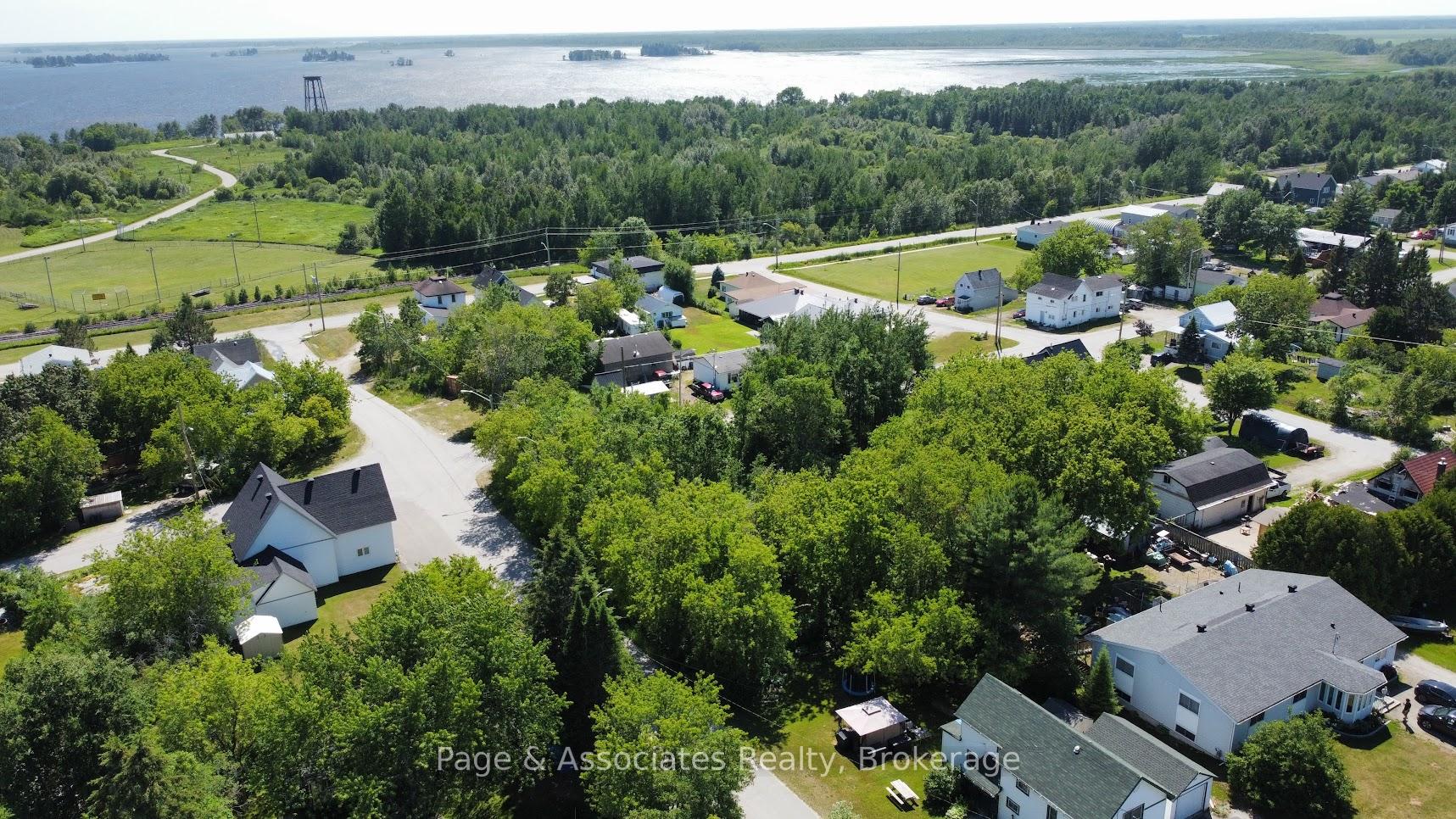 Photo 4 of 55 Bain Avenue, West Nipissing, Cache Bay — HOMEH