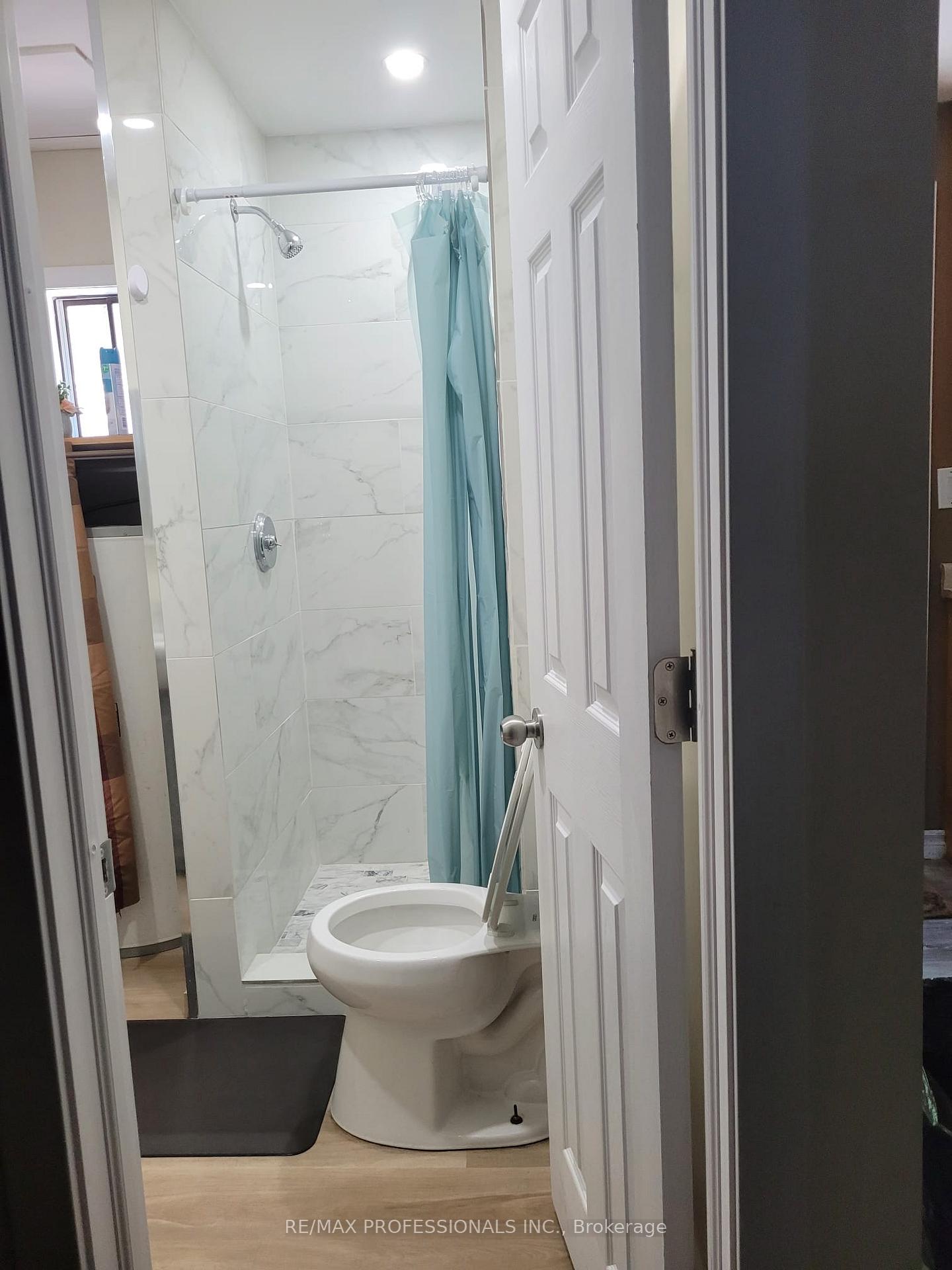 Photo 5 of 63 Beck Street, Wasaga Beach — HOMEH
