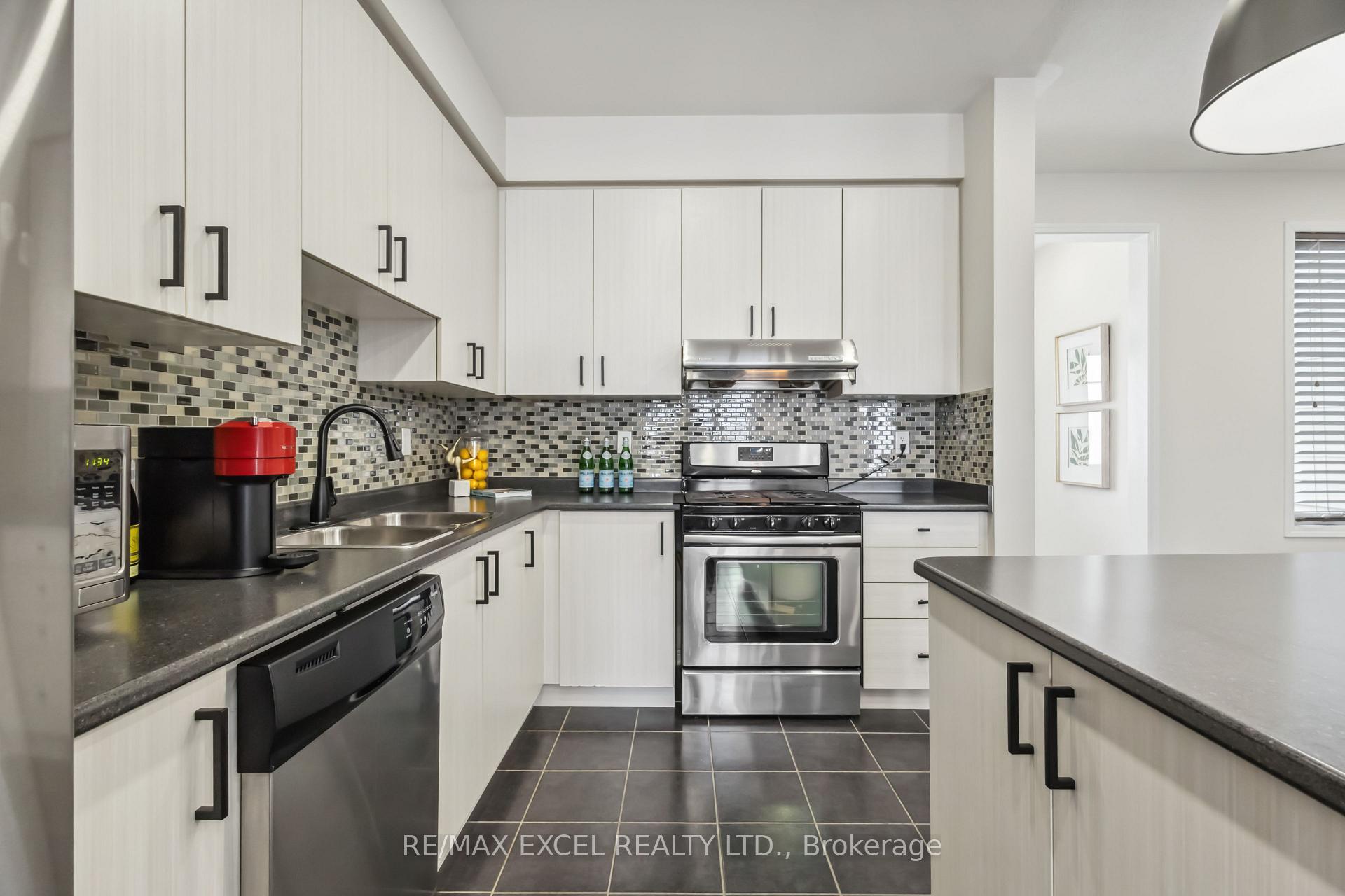 Photo 2 of 78 Terry Fox Street, Markham, Cornell — HOMEH