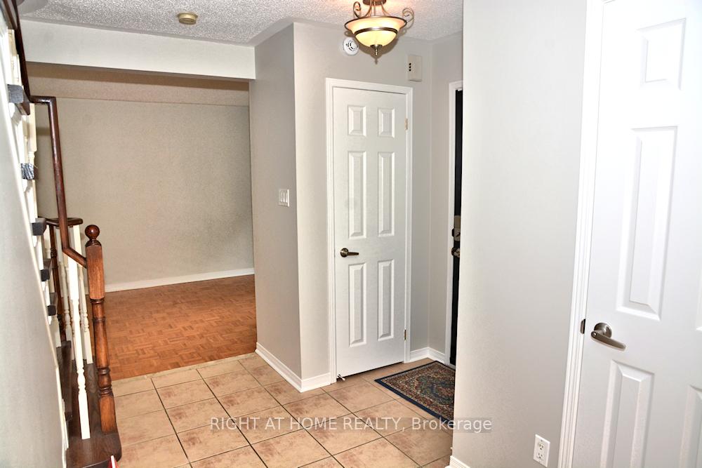 Photo 2 of 146 Baywell Crescent, Aurora, Bayview Wellington — HOMEH