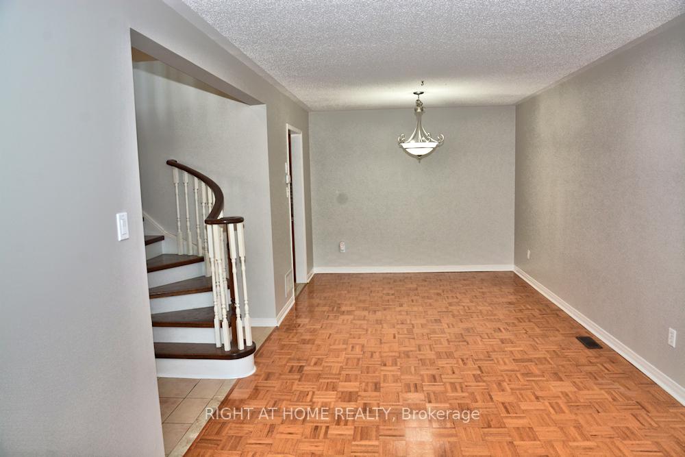 Photo 6 of 146 Baywell Crescent, Aurora, Bayview Wellington — HOMEH