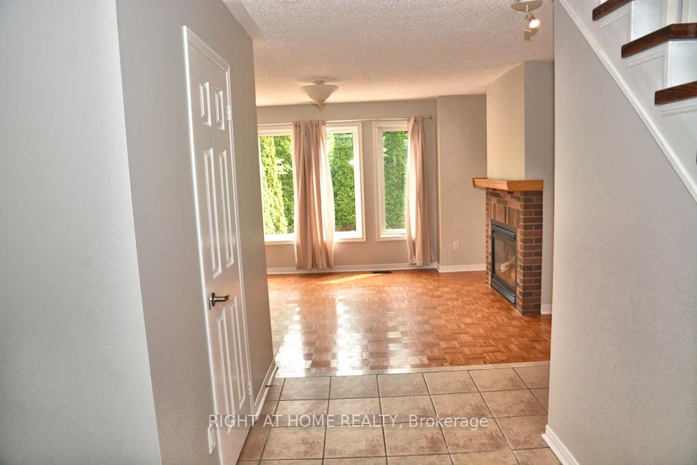 Photo 7 of 146 Baywell Crescent, Aurora, Bayview Wellington — HOMEH