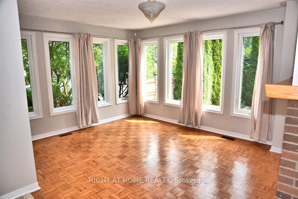 Photo 12 of 146 Baywell Crescent, Aurora, Bayview Wellington — HOMEH