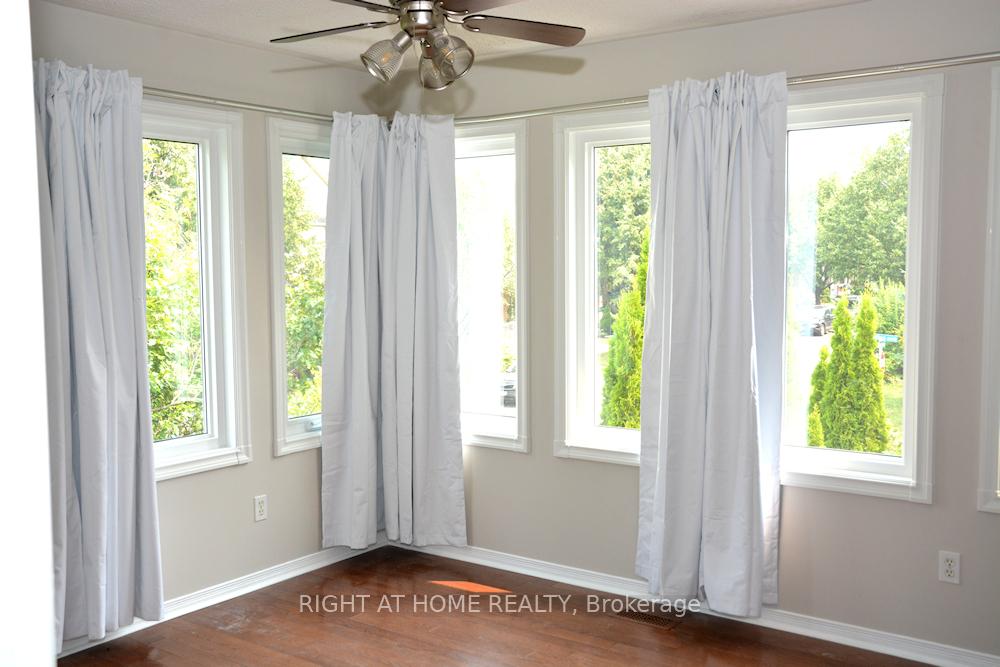 Photo 18 of 146 Baywell Crescent, Aurora, Bayview Wellington — HOMEH