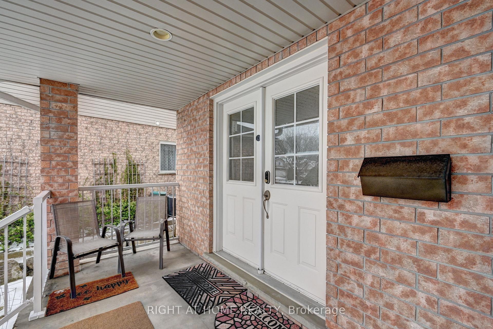 Photo 4 of 746 Chesapeake Drive, Waterloo — HOMEH