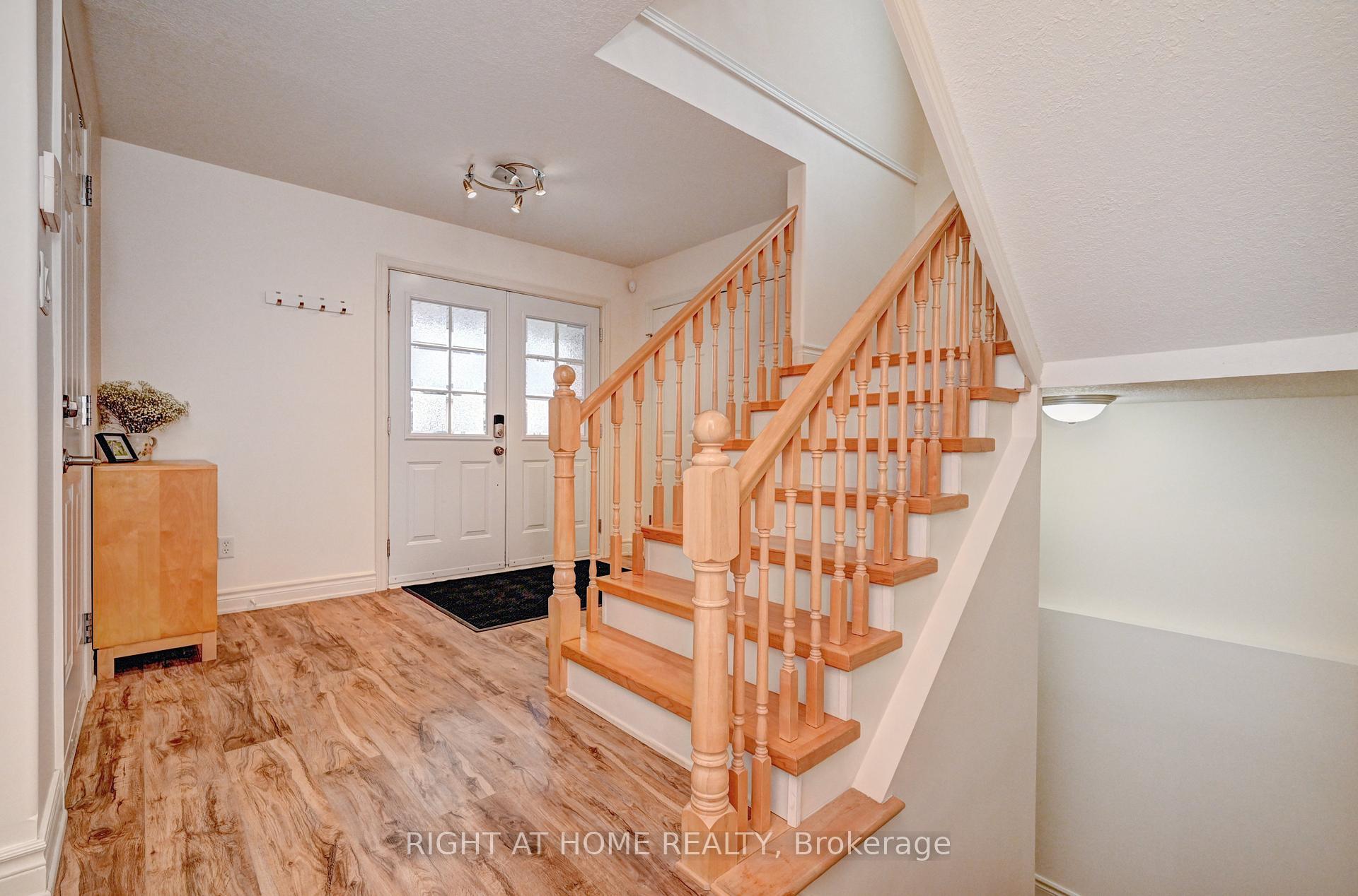 Photo 5 of 746 Chesapeake Drive, Waterloo — HOMEH