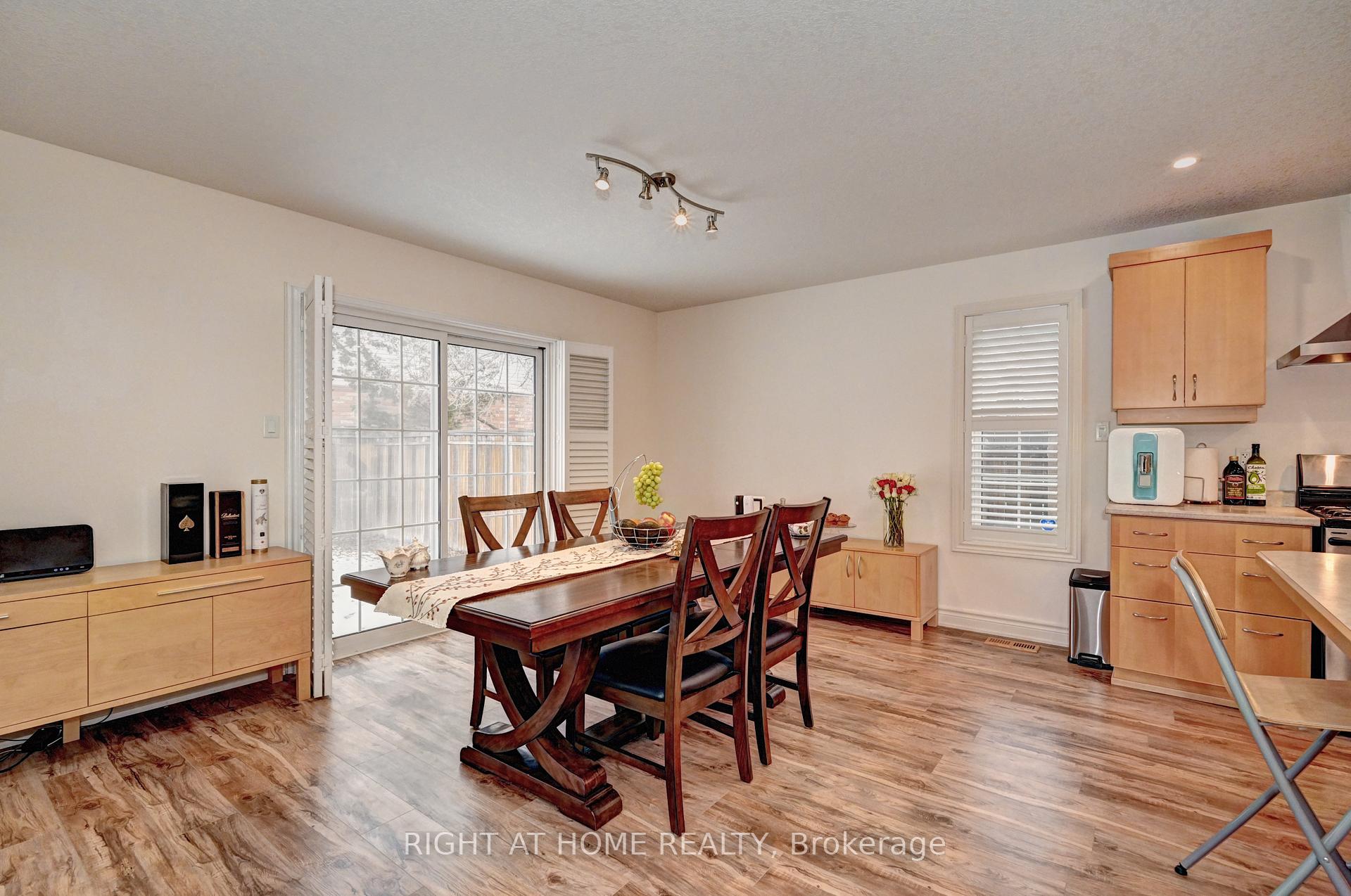 Photo 6 of 746 Chesapeake Drive, Waterloo — HOMEH