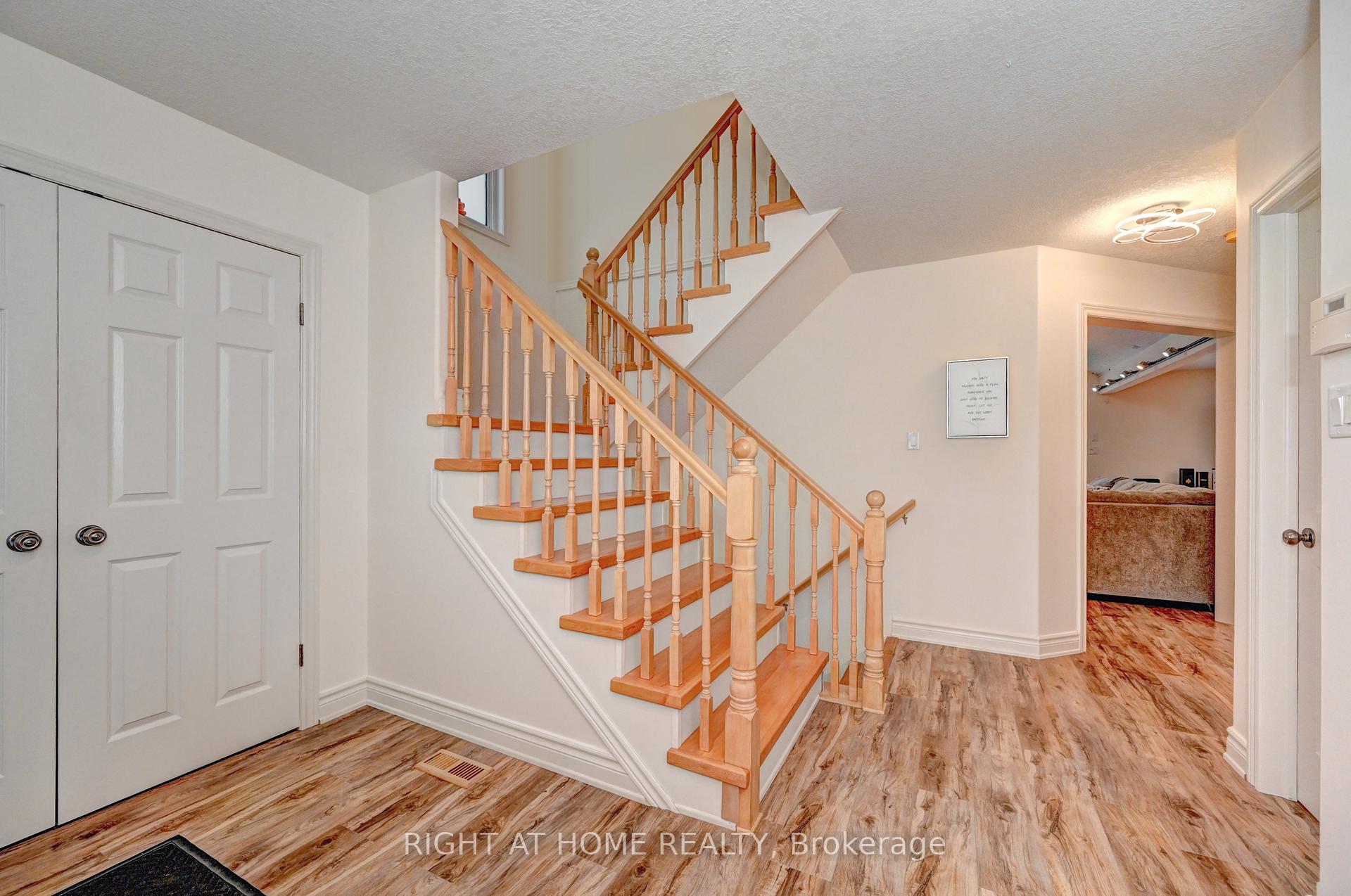 Photo 15 of 746 Chesapeake Drive, Waterloo — HOMEH