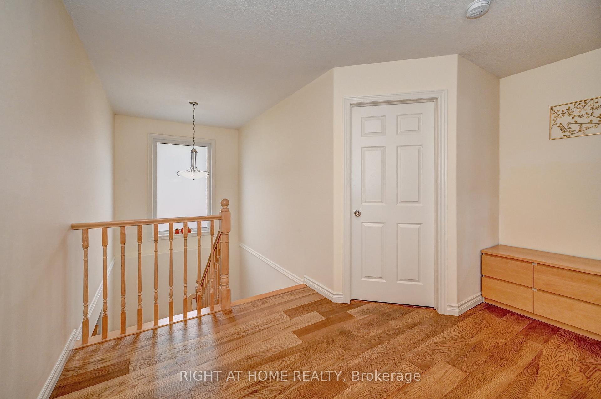 Photo 16 of 746 Chesapeake Drive, Waterloo — HOMEH