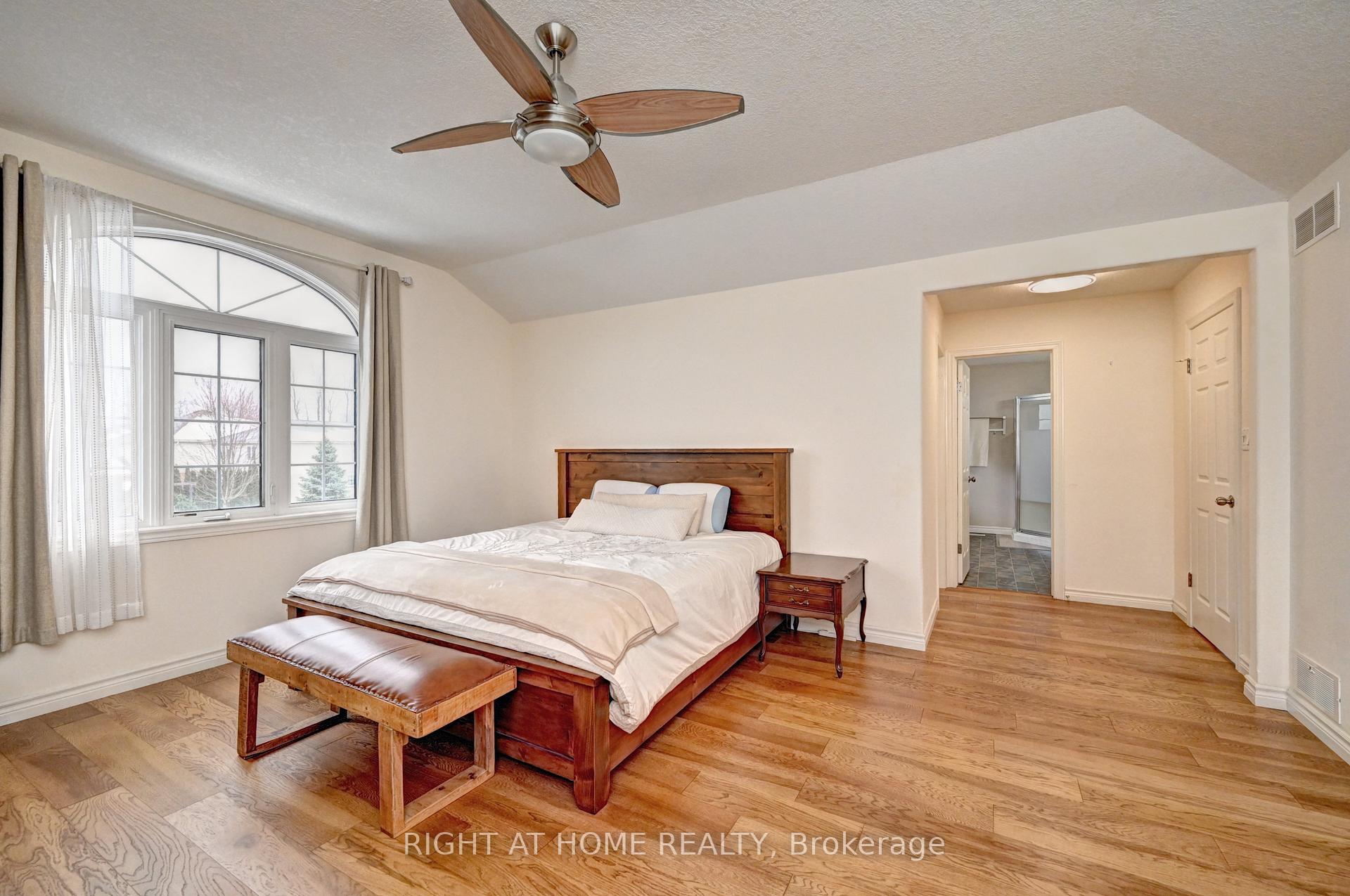 Photo 19 of 746 Chesapeake Drive, Waterloo — HOMEH