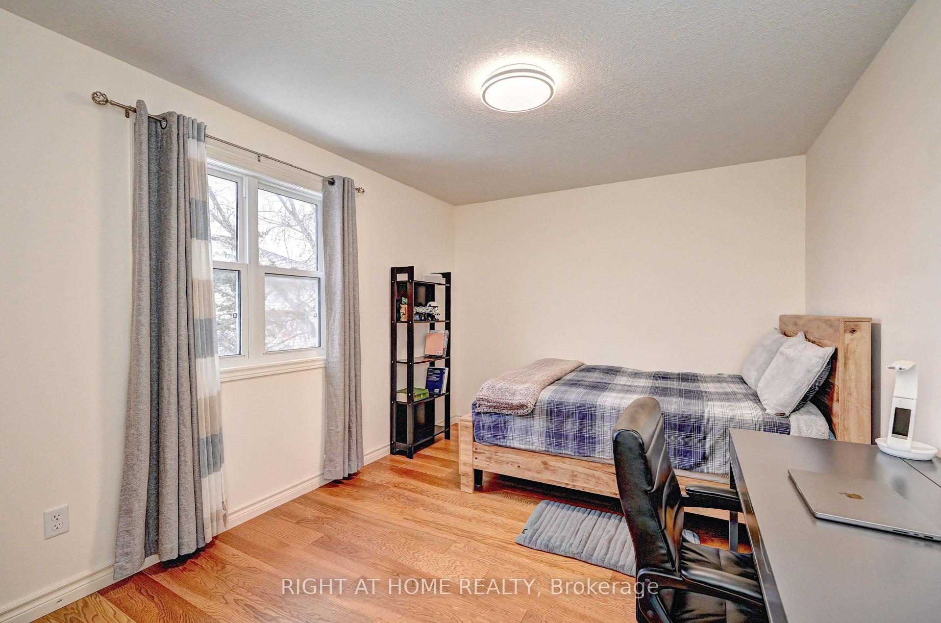 Photo 25 of 746 Chesapeake Drive, Waterloo — HOMEH
