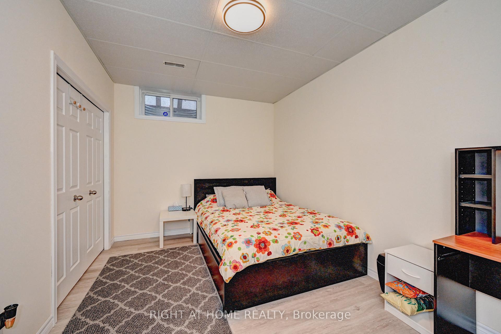 Photo 34 of 746 Chesapeake Drive, Waterloo — HOMEH