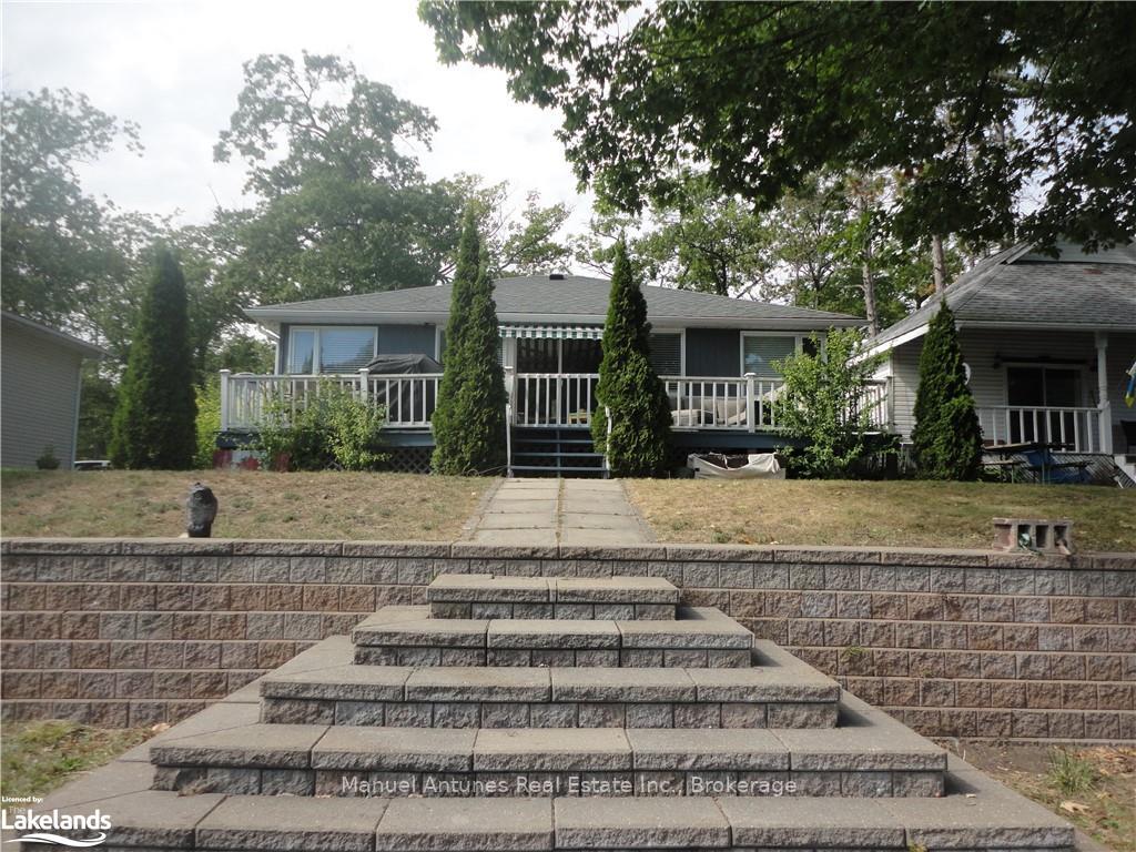Photo 3 of 1089 Mosley Street, Wasaga Beach — HOMEH