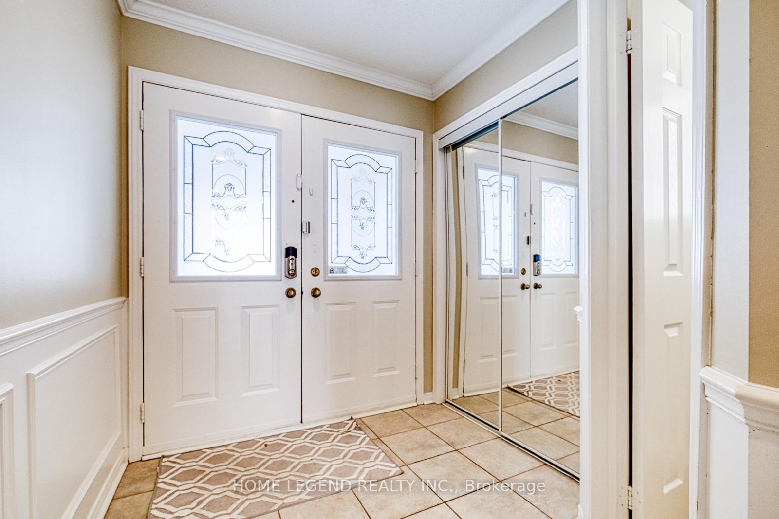 Photo 3 of 49 Warren Bradley Street, Markham, Berczy — HOMEH