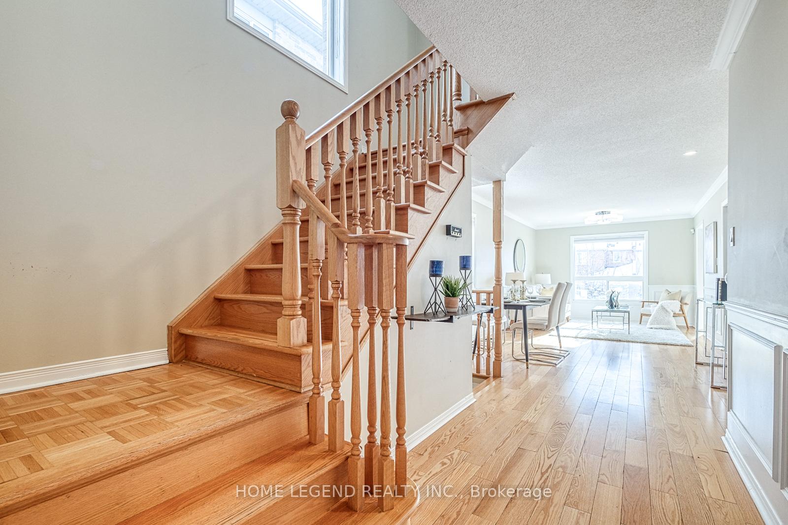 Photo 4 of 49 Warren Bradley Street, Markham, Berczy — HOMEH