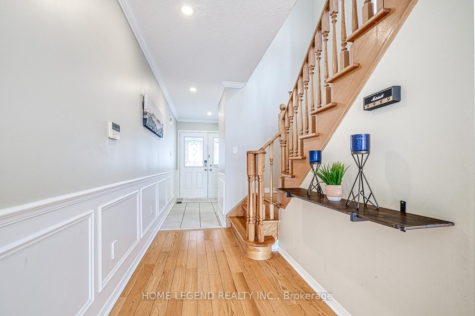 Photo 5 of 49 Warren Bradley Street, Markham, Berczy — HOMEH
