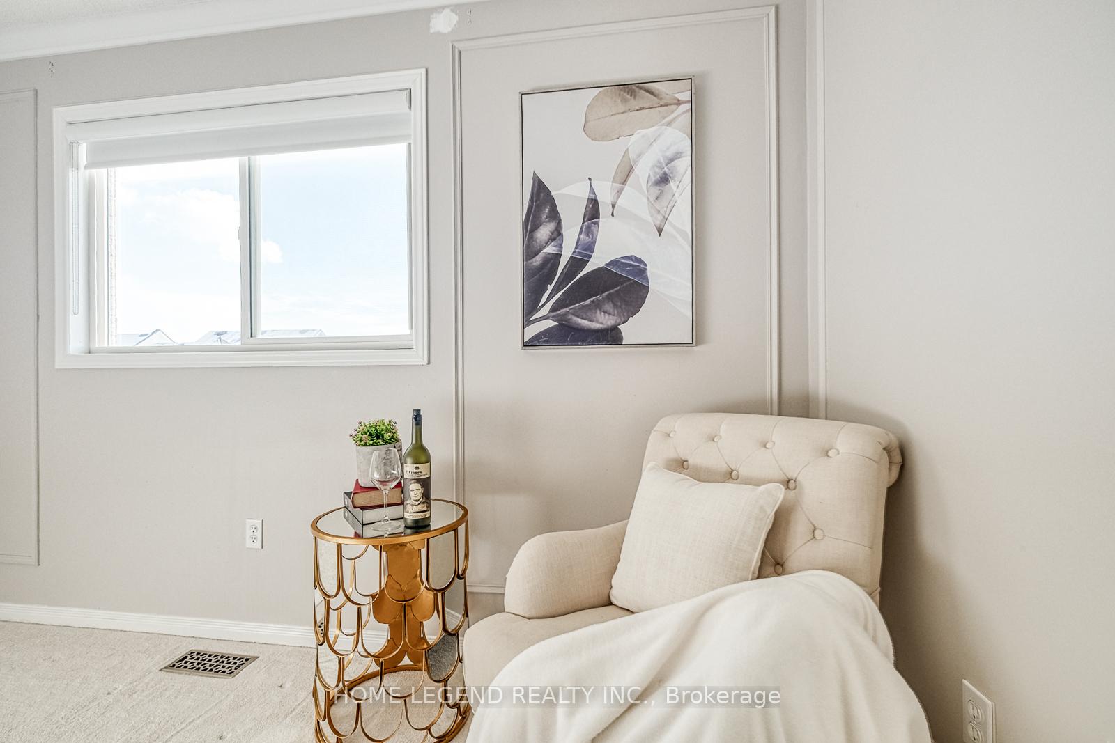 Photo 21 of 49 Warren Bradley Street, Markham, Berczy — HOMEH