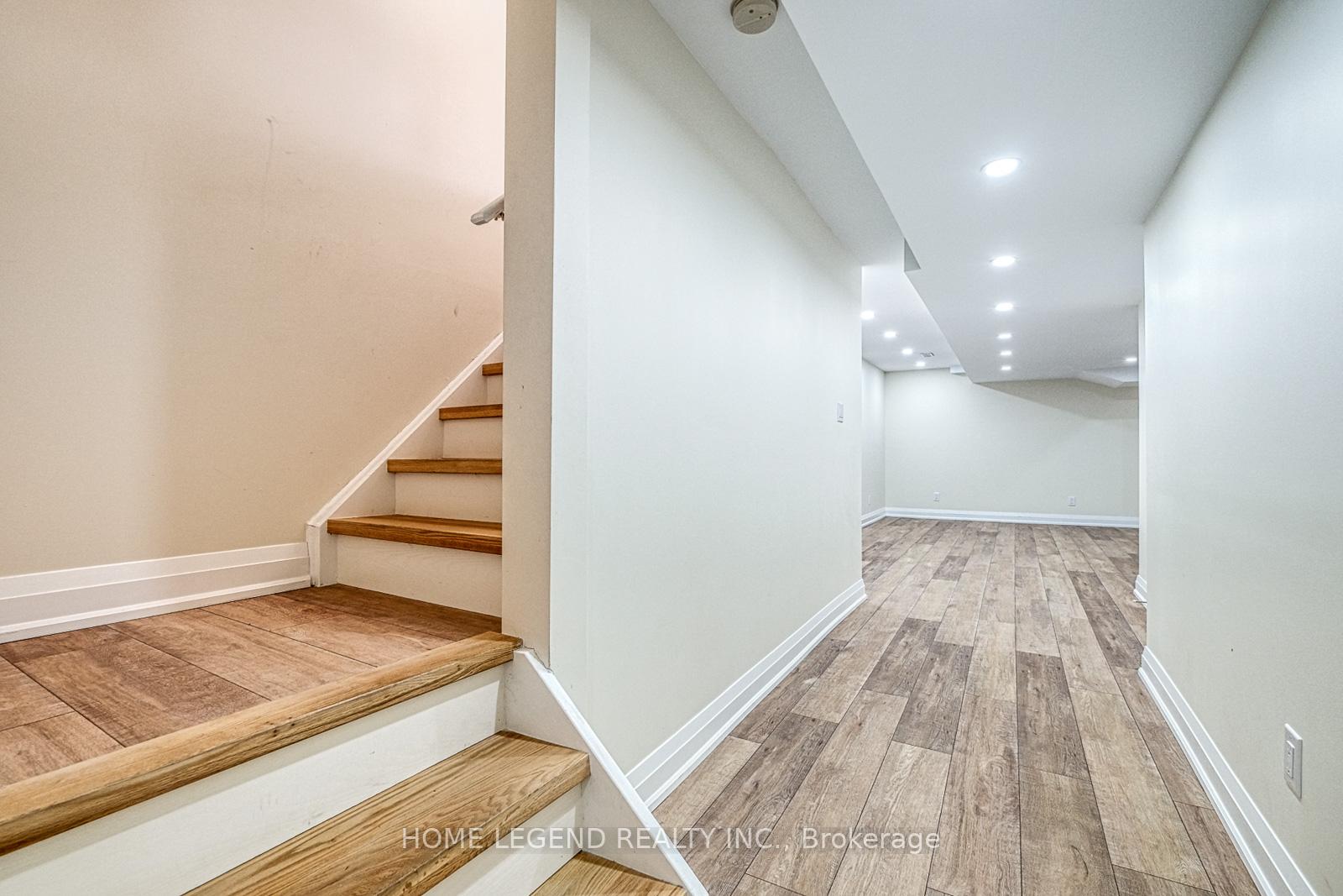 Photo 27 of 49 Warren Bradley Street, Markham, Berczy — HOMEH