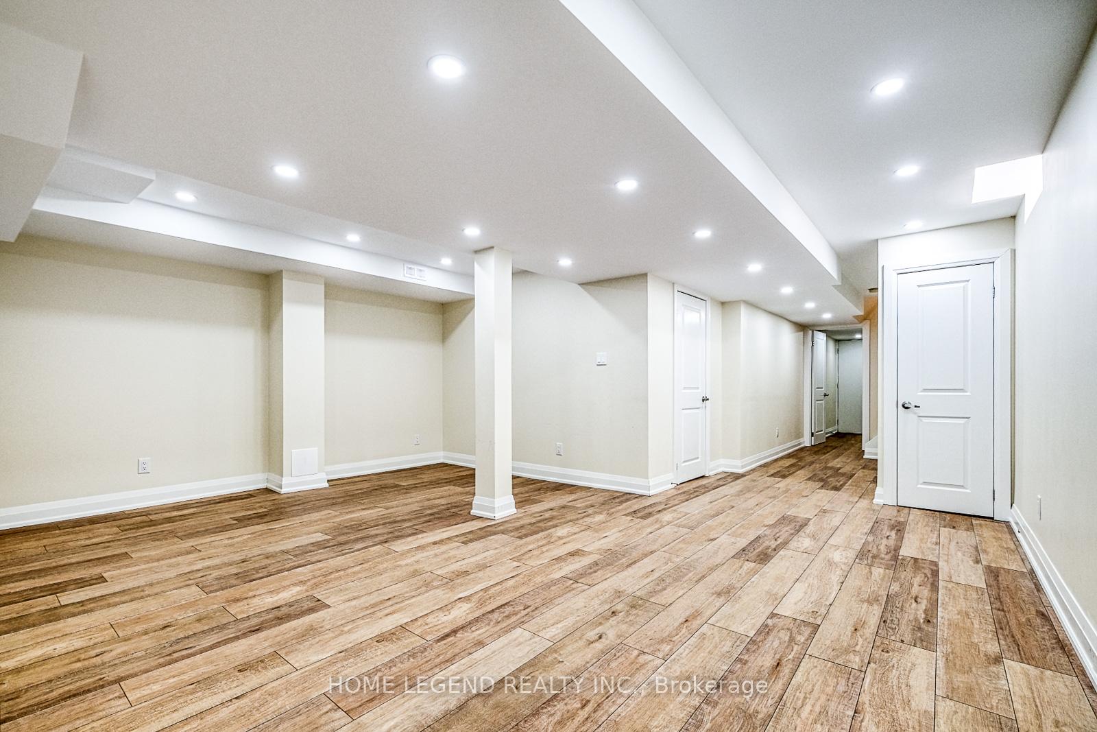 Photo 28 of 49 Warren Bradley Street, Markham, Berczy — HOMEH