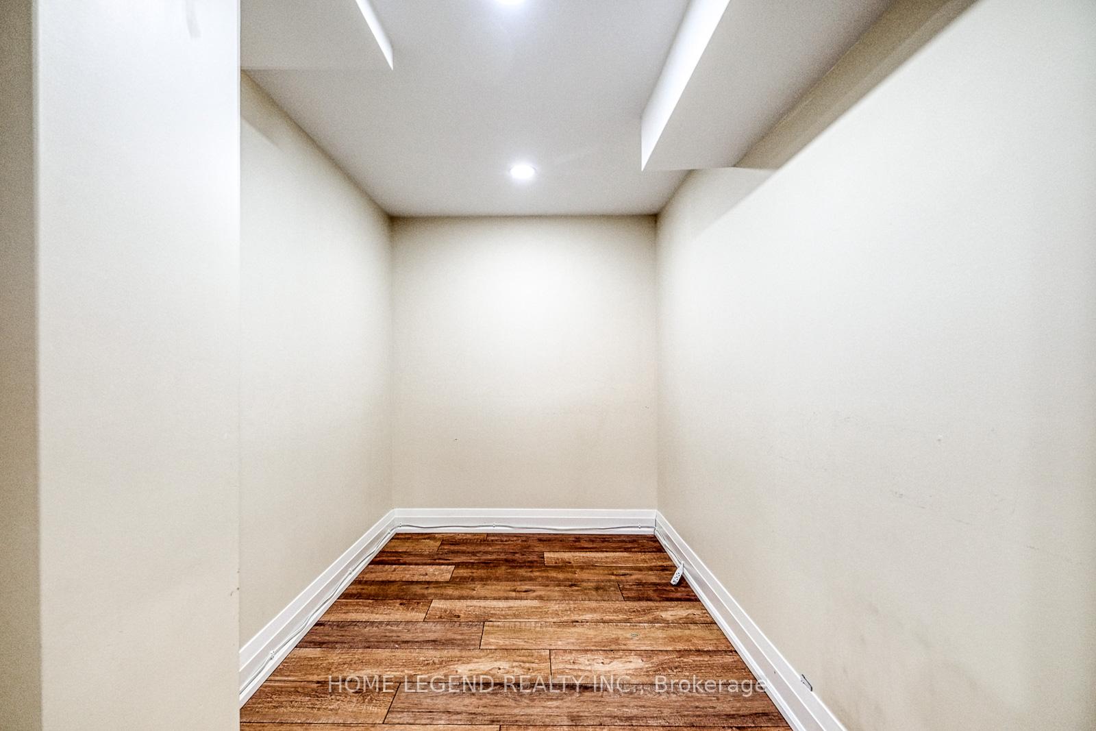 Photo 31 of 49 Warren Bradley Street, Markham, Berczy — HOMEH