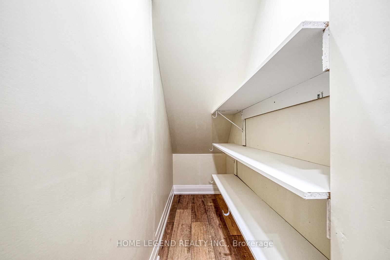 Photo 32 of 49 Warren Bradley Street, Markham, Berczy — HOMEH