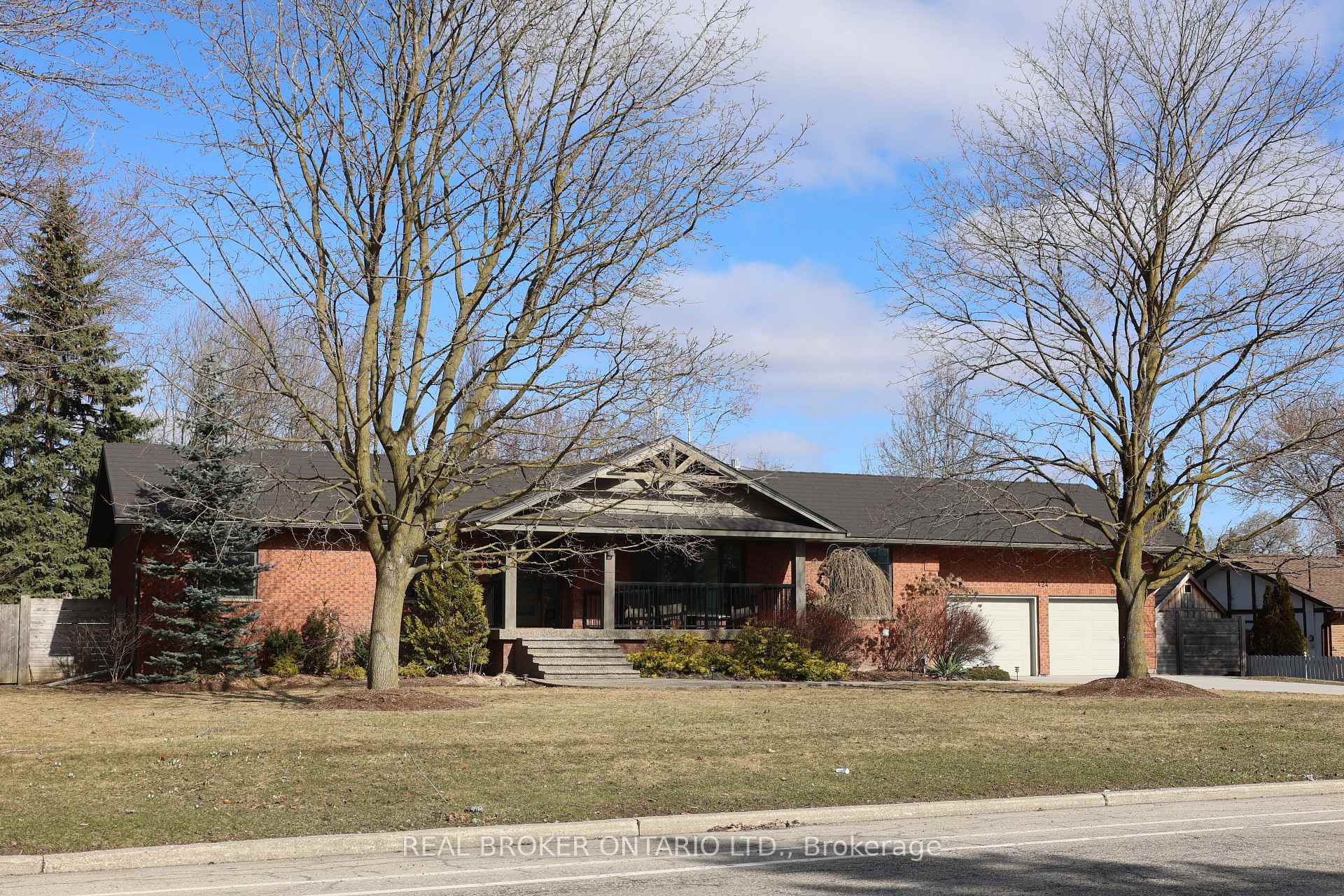 Photo 2 of 424 Lexington Road, Waterloo — HOMEH