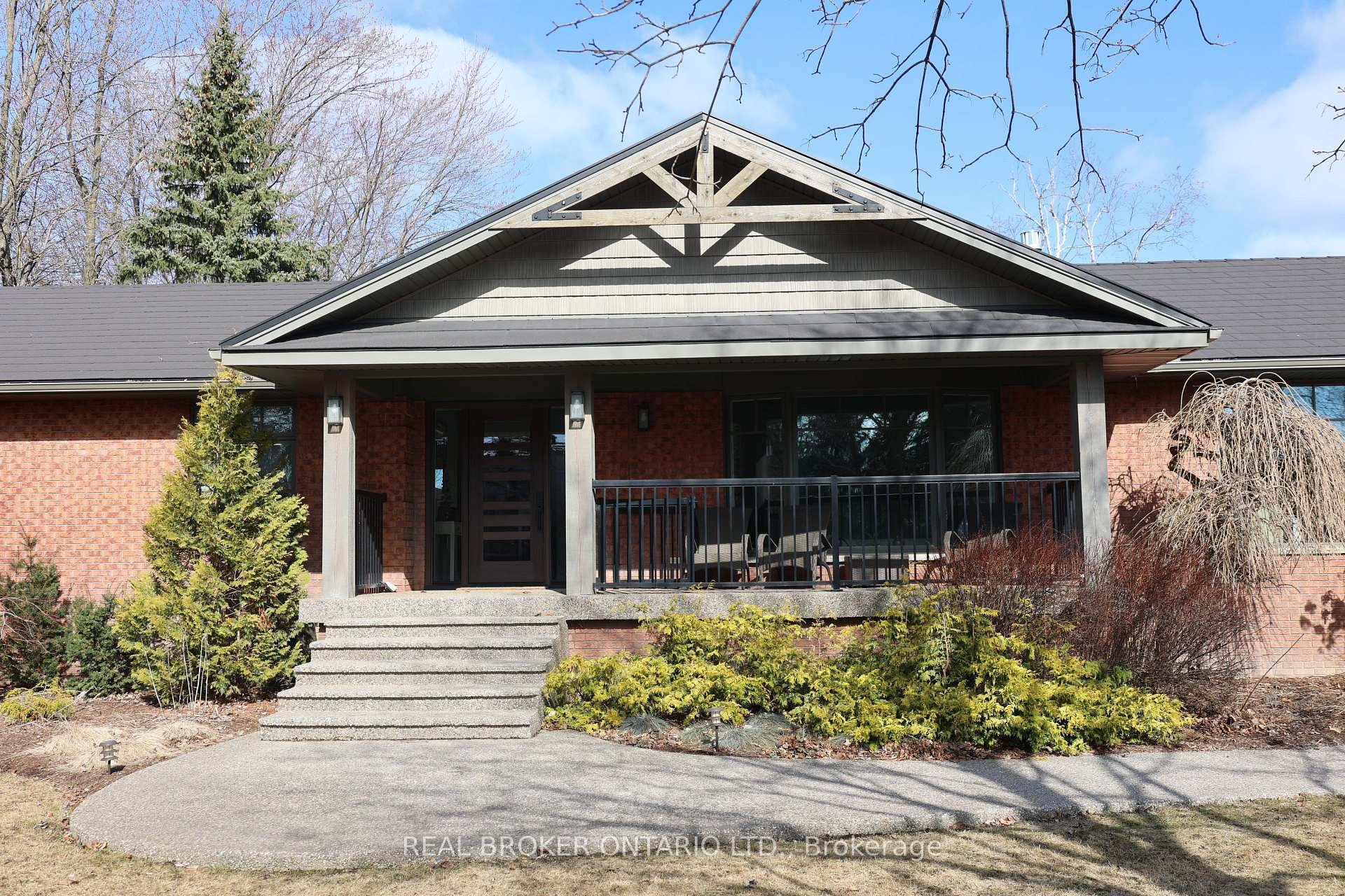 Photo 4 of 424 Lexington Road, Waterloo — HOMEH