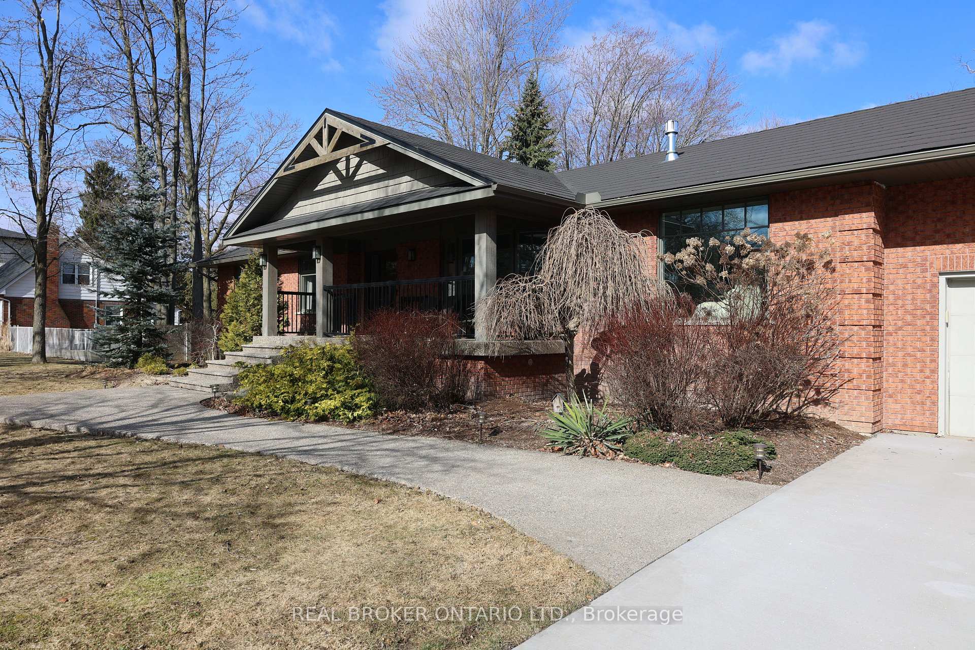 Photo 5 of 424 Lexington Road, Waterloo — HOMEH