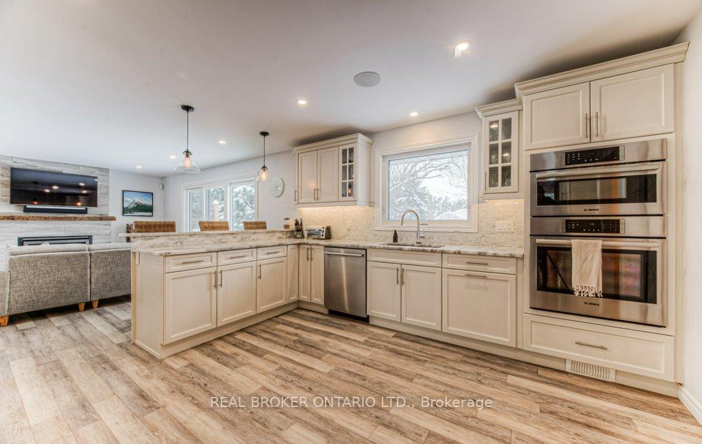 Photo 15 of 424 Lexington Road, Waterloo — HOMEH