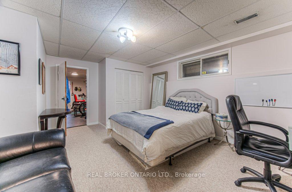Photo 37 of 424 Lexington Road, Waterloo — HOMEH