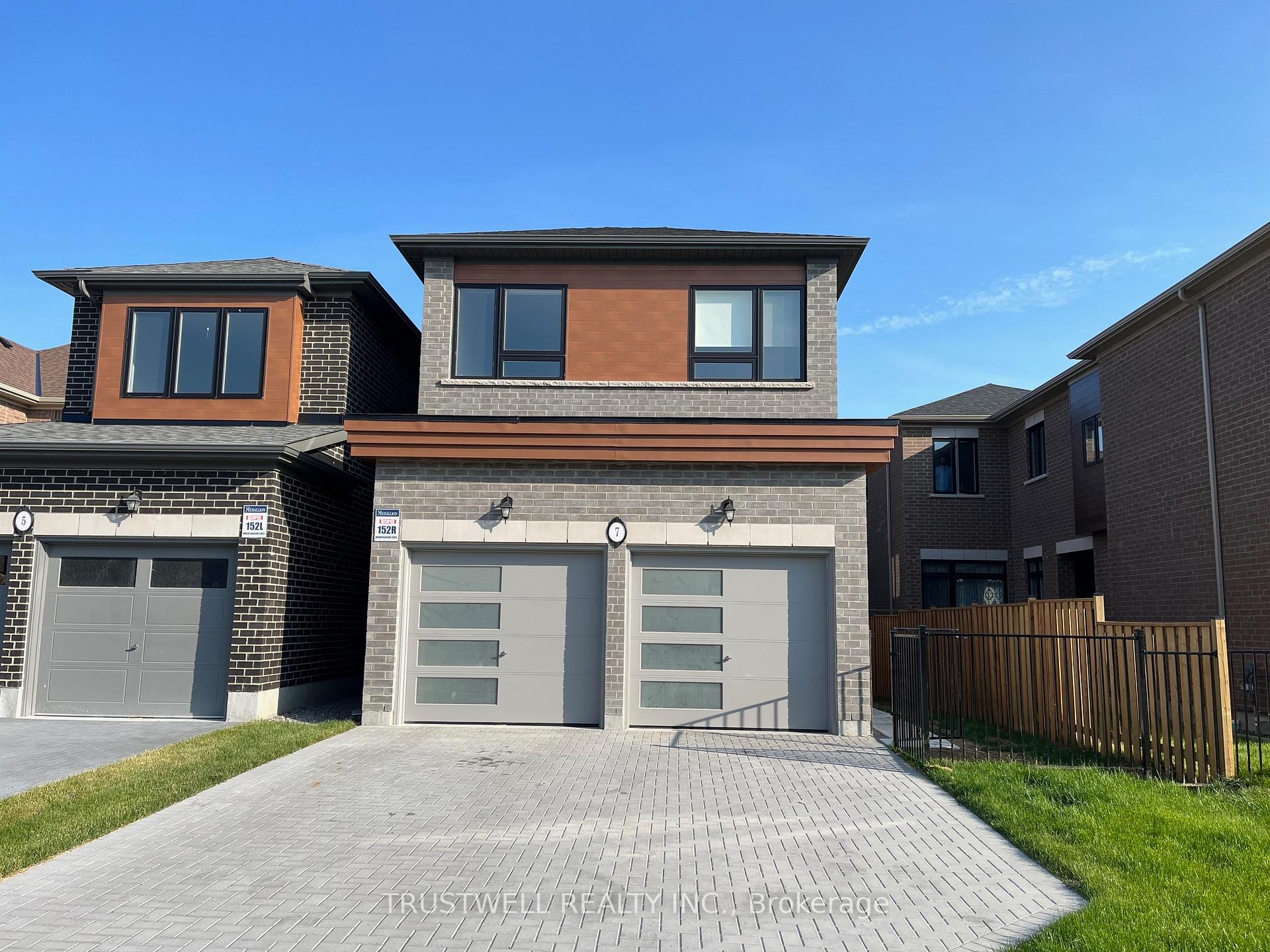 Photo 1 of 7 Mountainside Crescent, Whitby, Rolling Acres — HOMEH