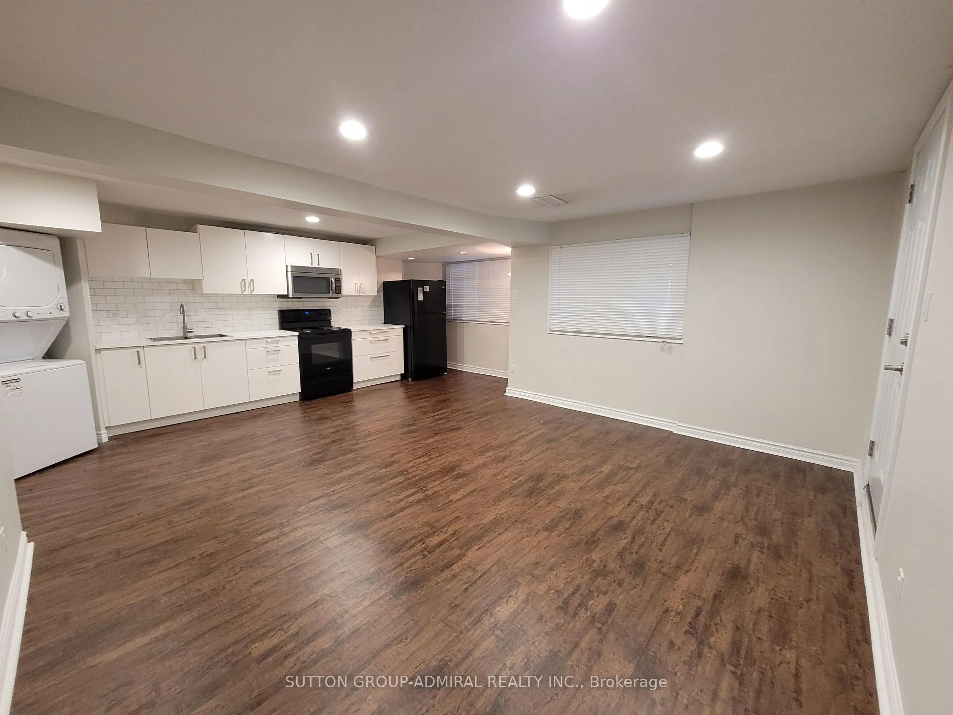 Photo 2 of 61 Janesville Road, Vaughan, Uplands — HOMEH