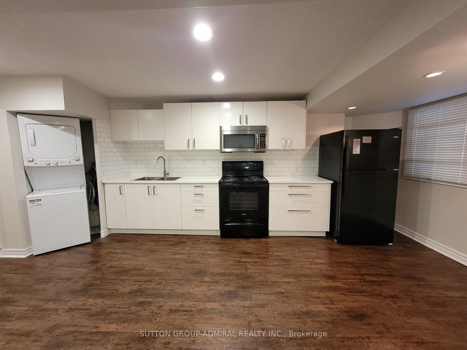 Photo 3 of 61 Janesville Road, Vaughan, Uplands — HOMEH