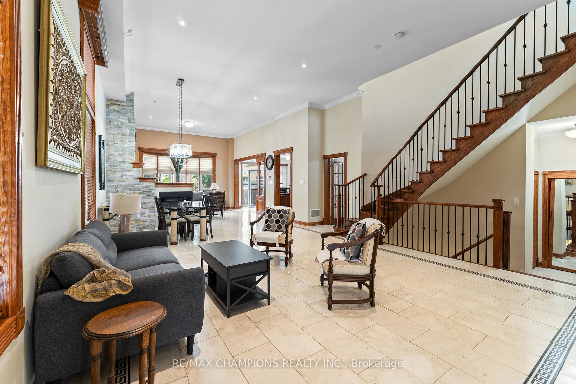 Photo 7 of 96 Wardlaw Place, Vaughan, Vellore Village — HOMEH