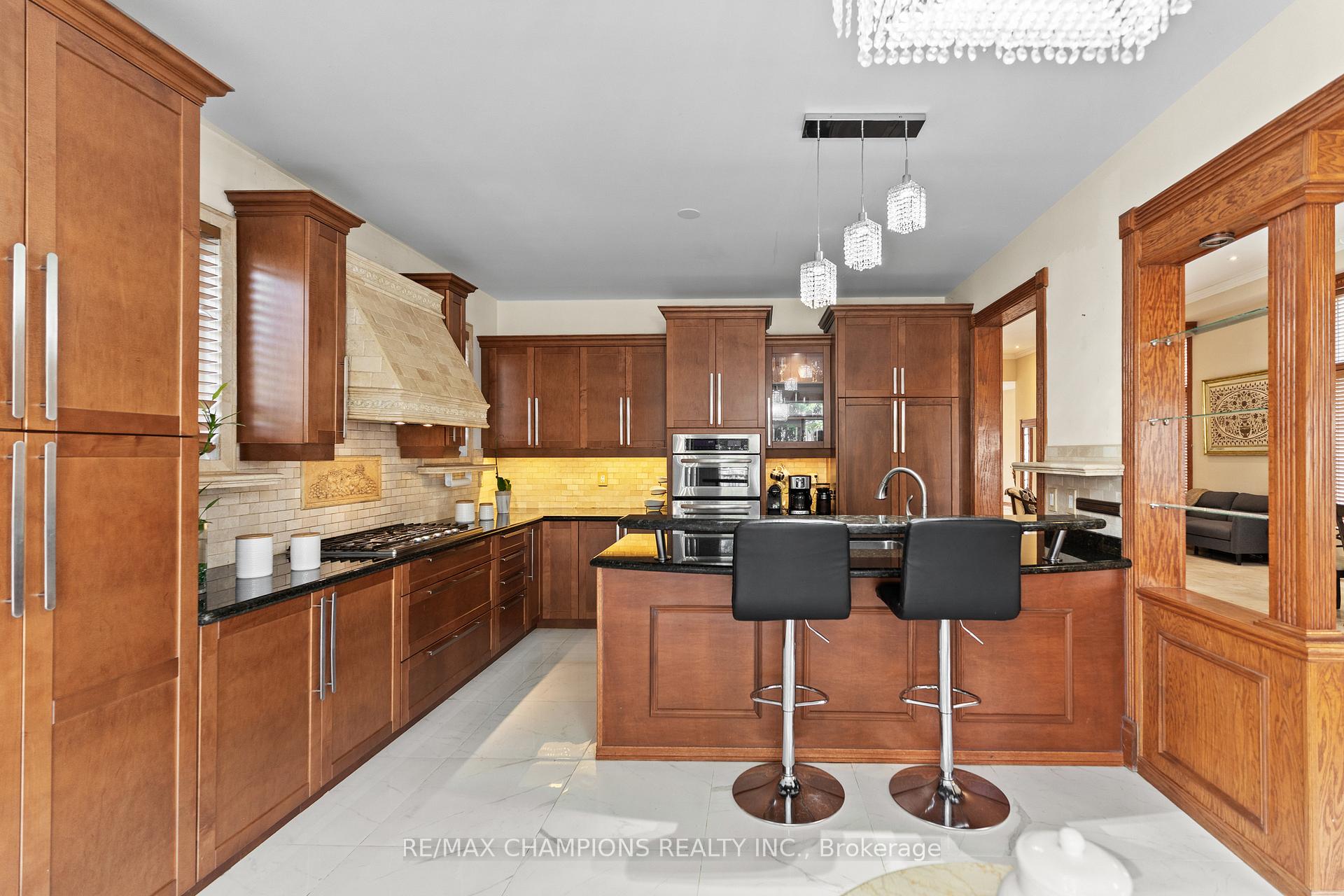 Photo 13 of 96 Wardlaw Place, Vaughan, Vellore Village — HOMEH